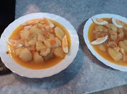 Una foto de caldo de bacalao