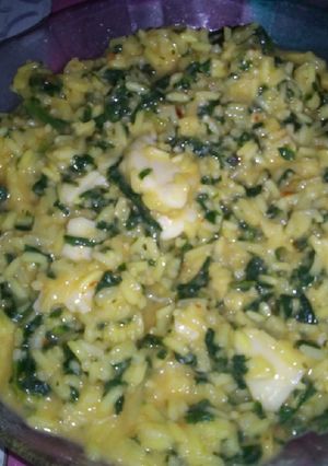 Una foto de Arroz con espinacas😋💪