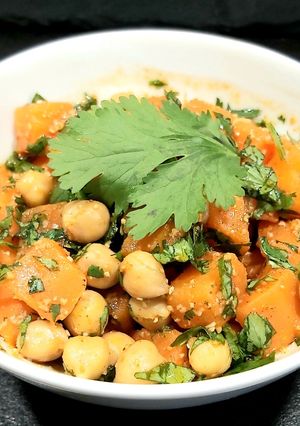 Une photo de 🥗 Carottes et pois chiches aux épices