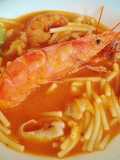 Fideos en sopa bullabesa