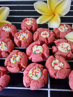 Foto resep Red Velvet Thumbprint Cookies