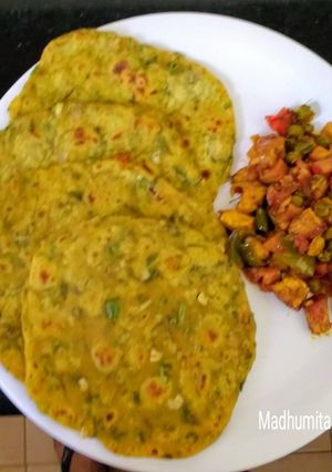 A picture of Methi Thepla.