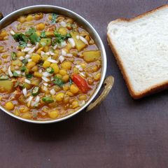 A picture of Calcutta Style Ghugni.