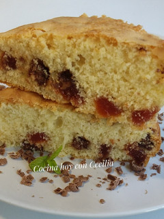 Foto principal de Bizcocho con trocitos de dulce de membrillo y chocolate