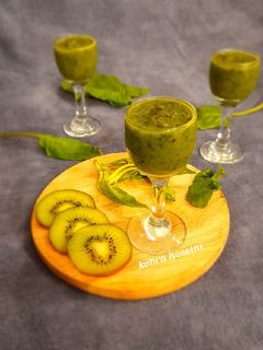 عکسی از دستور اسموتی کیوی 🥝واسفناج وموز(بیوانداسالوت)🥝🍌