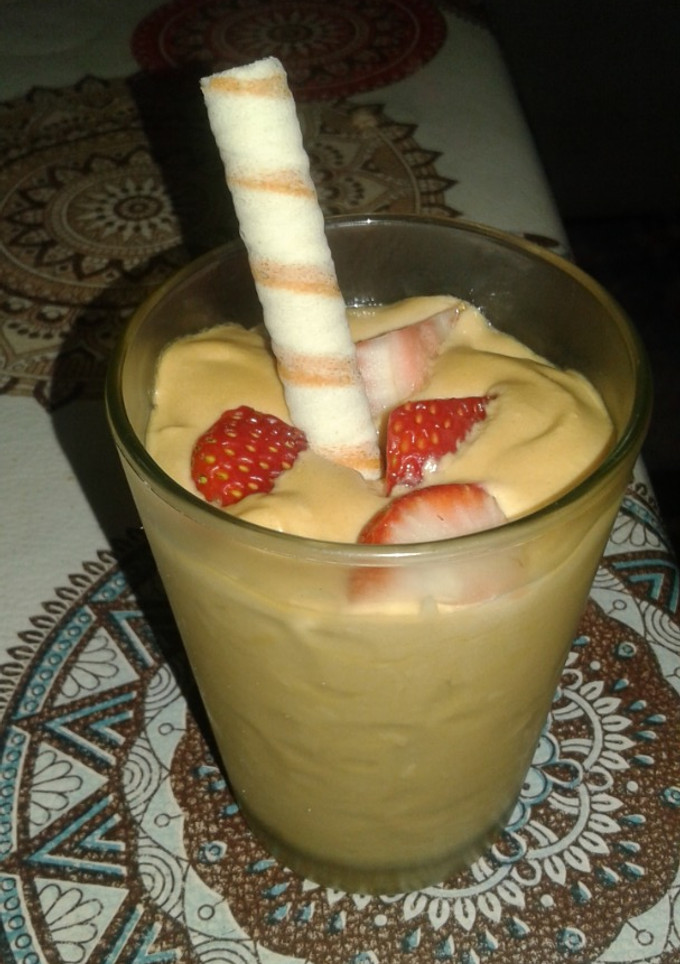 Una foto de "Mousse de dulce de leche y frutillas"