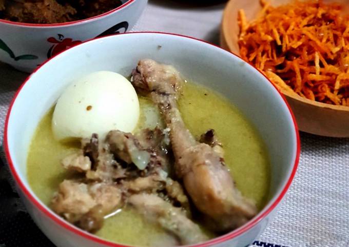 Opor ayam kampung