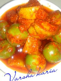 ગુંદા કેરી નું અથાણું (Gunda Keri Athanu Recipe In Gujarati) રેસીપી મુખ્ય ફોટો