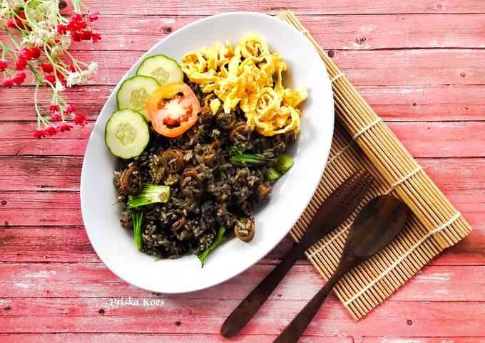 Resep Nasi Goreng Hitam Cumi Anti Gagal