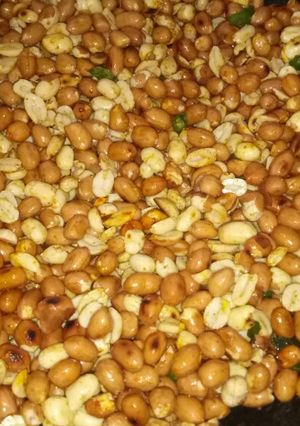 A picture of Peanut stir fry.
