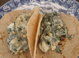 Una foto de Acelgas con crema y elote