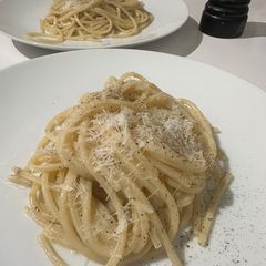 A picture of Cacio e Pepe (Pasta with Cheese and Pepper).