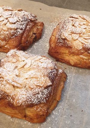 Une photo de Pain au chocolat aux Amandes