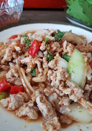 รูปของ ลาบหมูคนไกล