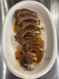 Una foto de Costillas Ibéricas en salsa barbacoa al estilo Foster en olla GM