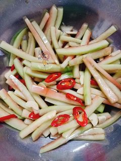 Hình của món Cùi dưa hấu ngâm nước tương.