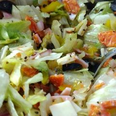 A picture of Grinder chopped salad.