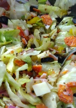 A picture of Grinder chopped salad.