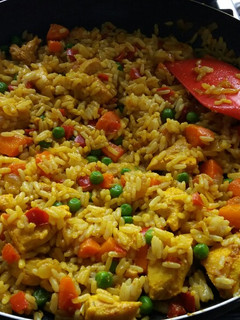 Una foto de Arroz con pollo a la valenciana