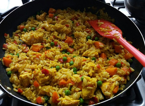Una foto de Arroz con pollo a la valenciana