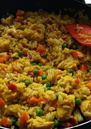 Una foto de Arroz con pollo a la valenciana