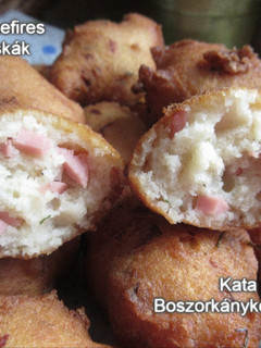 Sonkás-kefires fánkocskák (Gluténmentes, élesztőmentes) recept fotója
