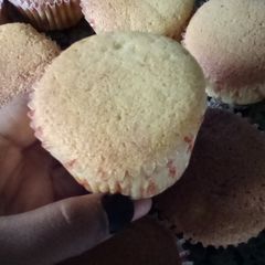 Vanilla cupcakes A picture of Vanilla cupcakes.