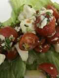 Ensalada de tomate cherry con mozzarella de búfala