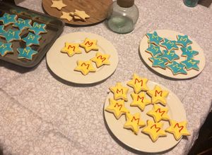 Una foto de Galletitas de mantequilla, decoradas con glaseado