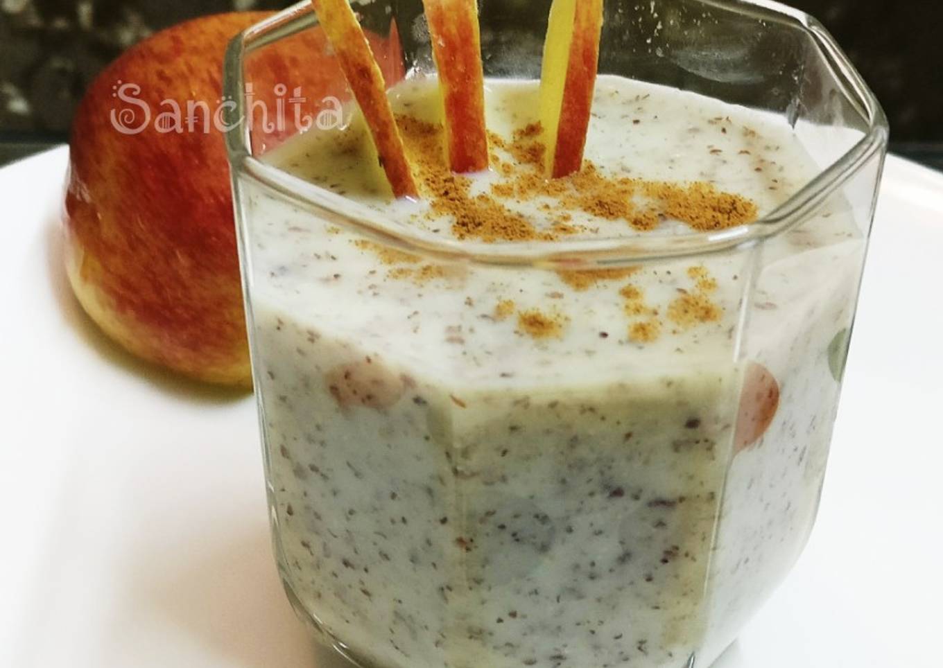Quinoa Apple Cinnamon Shake