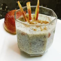 A picture of Quinoa Apple Cinnamon Shake.