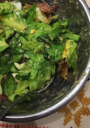A picture of Caesar salad praktis.