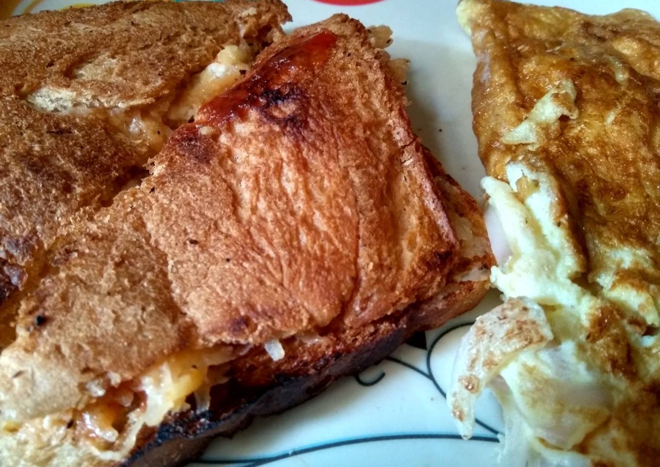 Sandwich and omelette