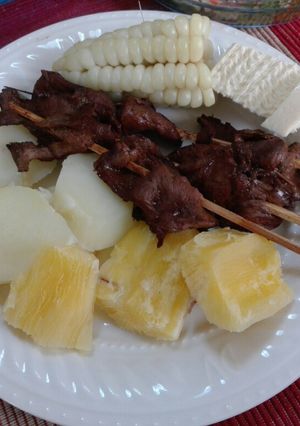 Una foto de Anticuchos Peruanos 🇵🇪