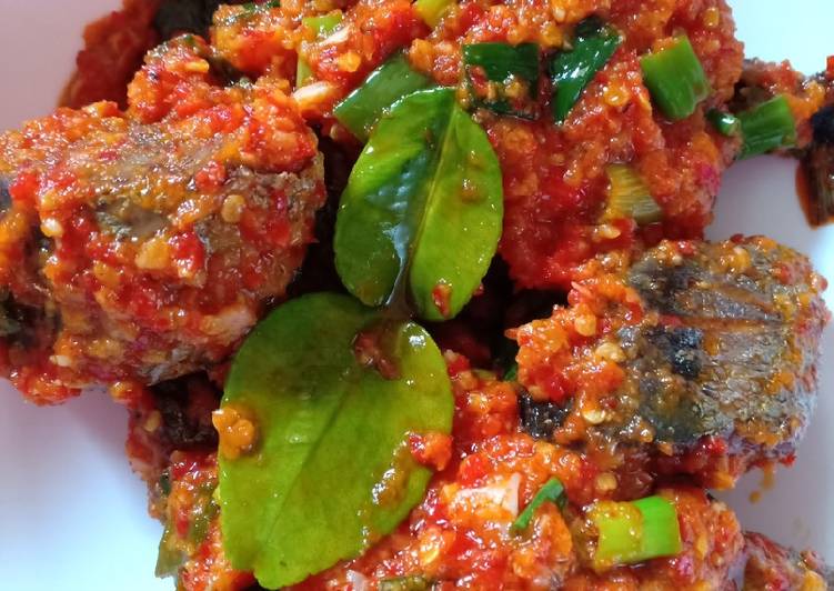 Balado ikan tongkol