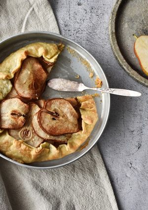A picture of Pear Gallette.