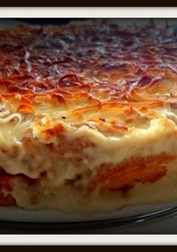Una foto de Pastel de pan y bechamel con carne