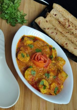 बेसन गट्टे की सब्जी (Besan gatte ki sabzi recipe in Hindi) रेसिपी मुख्य फोटो