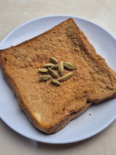 Foto resep Dubai Viral Karak Tea Cheese Toast (roti bakar keju dengan teh karak khas UAE) cardamon kapulaga
