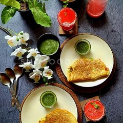 A picture of Oats and Moong dal Cheela.