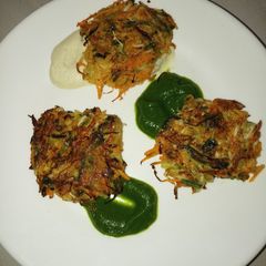 A picture of Vegetable fritters.