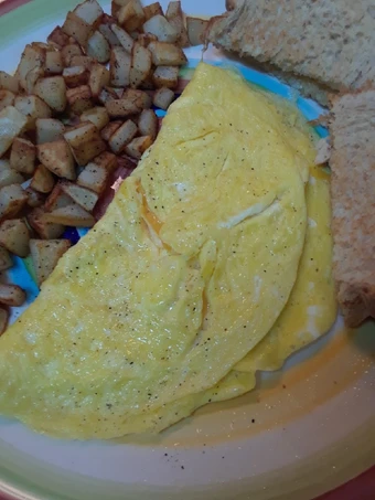 Easy Steps to Prepare Easy Cheese Omelet the Can Spoil the Tongue So Delicious