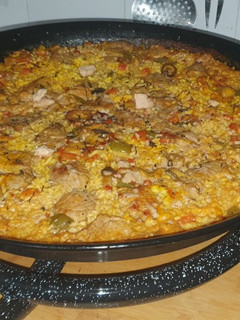 Una foto de Arroz/paella : solomillo, foie y trufa con setas 😍