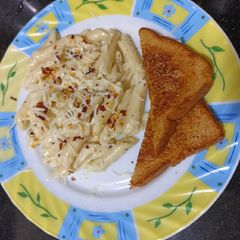 A picture of White Sauce Pasta.