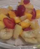 Frutas entequiladas a la mexicana con flores de romero y lavanda
