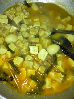 Foto resep Tempe tahu telur puyuh kuah kuning
