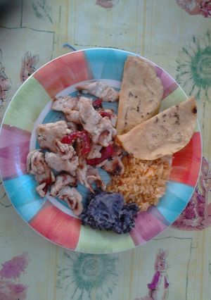 Una foto de Fajitas de Pollo Asado (María y el Pitacoche)