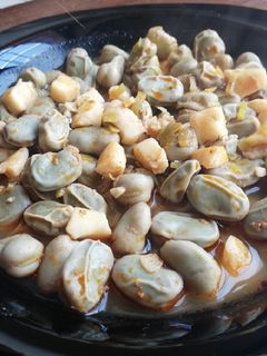 Una foto de Habas con chocos 🦑