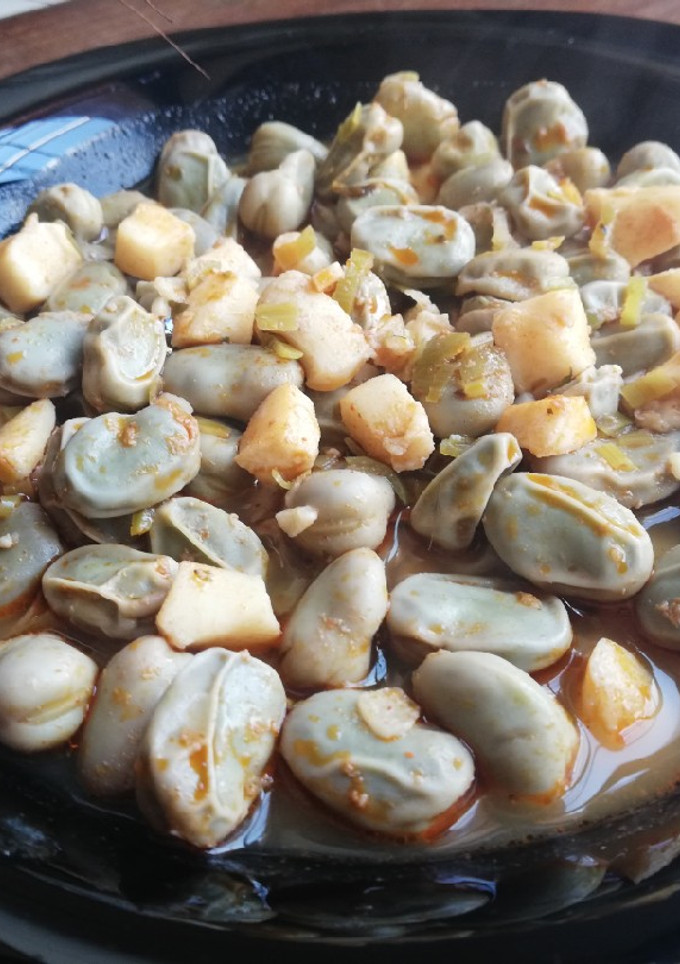 Una foto de Habas con chocos 🦑