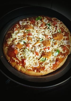 વેજીટેબલ પીઝા વિથઆઉટ ઓવન (Vegetable Pizza Without Oven Recipe In Gujarati) રેસીપી મુખ્ય ફોટો